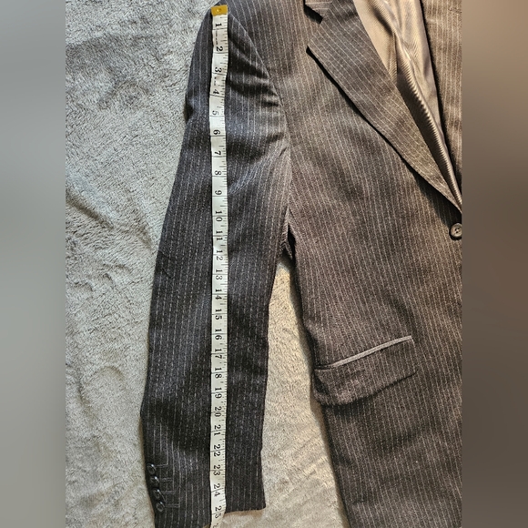 jf j.ferrar Charcoal Pinstripe Men's Suit - Picture 4 of 12